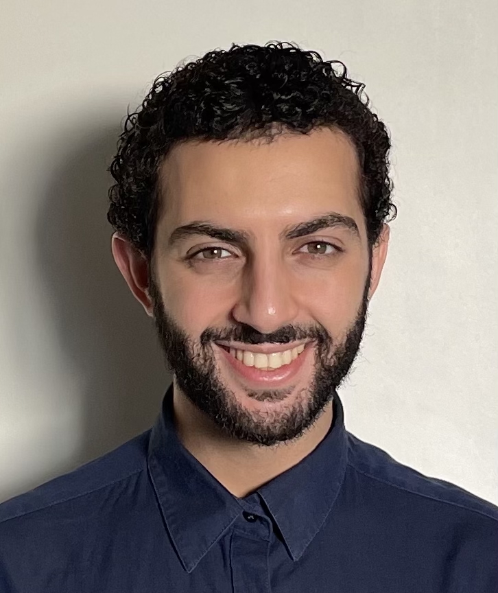 Hamza EL OUARDI smiling in a portrait photo